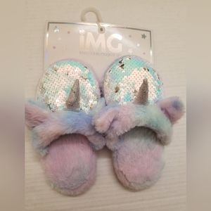 NWT little girls Unicorn slippers